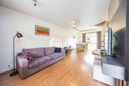 5_photo/94dce53af3.6c41d5510dcf68ec-ATLAS-295bac0d-a85d-43f1-aa8e-4668e4a652d0.jpg de casa à venda com 0 quarto, 235m² em Jardim das Américas, Curitiba