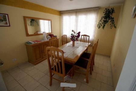 3_photo/94dce53b37.aa3f54dcddd2e04f-ATLAS-a715ad74-fa8f-4e74-aa10-83a810e5708b.jpg de casa à venda com 4 quartos, 270m² em Jardim das Américas, Curitiba