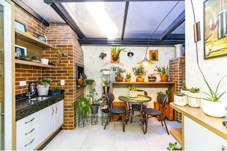 20_photo/94dce53b53.70d34e1d457a0501-ATLAS-af08aa5b-68e5-45ed-83b5-bbd65f96500e.jpg de casa à venda com 3 quartos, 125m² em Jardim das Américas, Curitiba