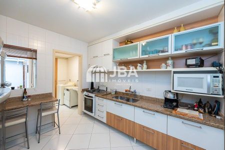 6_photo/94dce53b93.06d0e82101a84137-ATLAS-9e7ffbd6-67fd-4d88-9c79-d25b65c9064a.jpg de casa à venda com 0 quarto, 209m² em Jardim das Américas, Curitiba