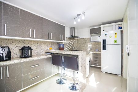 7_photo/94dce53ba3.7fdc5549313b5ac1-ATLAS-1e9e9237-1bd3-46b4-b20a-49e1b9bc04f7.jpg de casa à venda com 3 quartos, 220m² em Jardim das Américas, Curitiba