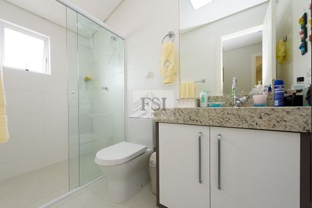 2_photo/94dce53bbf.dd36eae811456584-ATLAS-0ca9700b-d192-492f-b69f-ff57ea60bb52.jpg de casa à venda com 4 quartos, 247m² em Jardim das Américas, Curitiba