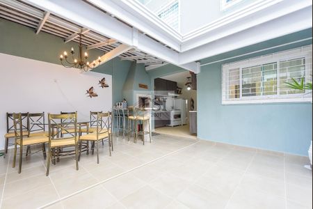 4_photo/94dce53bbf.dd36eae811456584-ATLAS-449b28e8-57bd-429a-b8e8-8967485880d6.jpg de casa à venda com 4 quartos, 247m² em Jardim das Américas, Curitiba