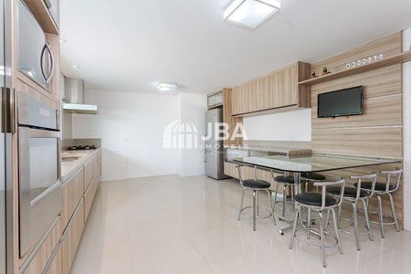 6_photo/94dce53bc7.4d21696e34f451c0-ATLAS-419708e5-15f9-4b8d-b09b-8df882d35532.jpg de casa à venda com 4 quartos, 334m² em Jardim das Américas, Curitiba