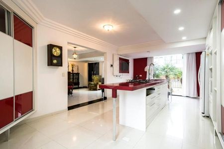 3_photo/94dce53bcd.c1aee057c866752a-ATLAS-1a6abdfb-95e1-4280-a2d8-4769d1cf58fd.jpg de casa à venda com 5 quartos, 297m² em Jardim das Américas, Curitiba