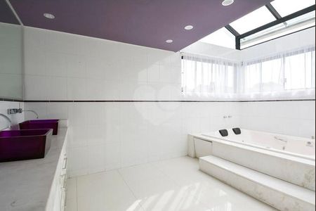 11_photo/94dce53bcd.c1aee057c866752a-ATLAS-315586c7-e6f3-4558-bbc8-358d54e38d32.jpg de casa à venda com 5 quartos, 297m² em Jardim das Américas, Curitiba