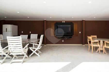 11_photo/94dce53bcd.c1aee057c866752a-ATLAS-62931c1c-dcc3-44ae-a2b1-5cd0a71e24ad.jpg de casa à venda com 5 quartos, 297m² em Jardim das Américas, Curitiba