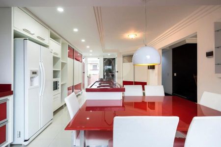 12_photo/94dce53bcd.c1aee057c866752a-ATLAS-6519727d-5ed7-4025-9c8b-ddc8a943e033.jpg de casa à venda com 5 quartos, 297m² em Jardim das Américas, Curitiba