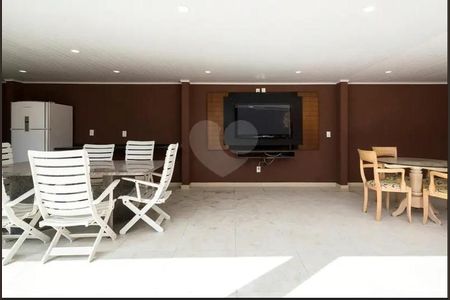 7_photo/94dce53bcd.c1aee057c866752a-ATLAS-bda4b0b3-5b48-4a77-bf76-9c9b39b09de1.jpg de casa à venda com 5 quartos, 297m² em Jardim das Américas, Curitiba