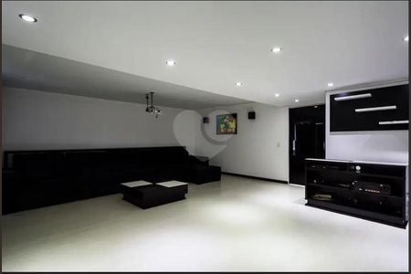 12_photo/94dce53bcd.c1aee057c866752a-ATLAS-d2153ebd-1129-4ddb-bec0-75ebb6a4ef0f.jpg de casa à venda com 5 quartos, 297m² em Jardim das Américas, Curitiba