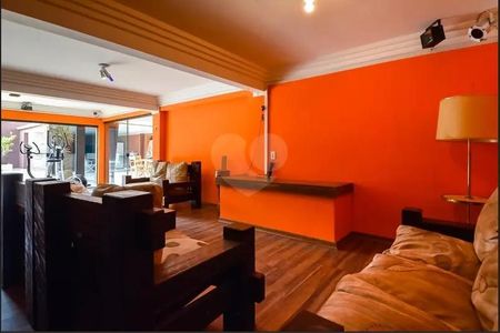 12_photo/94dce53bcd.c1aee057c866752a-ATLAS-e2be52de-3559-44c0-9d61-cc926d85f906.jpg de casa à venda com 5 quartos, 297m² em Jardim das Américas, Curitiba