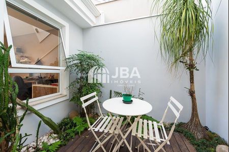 3_photo/94dce53bd9.c6544703e1ae441e-ATLAS-b4c8fdd2-5e32-498f-95cd-a8426875c3a7.jpg de casa à venda com 4 quartos, 315m² em Jardim das Américas, Curitiba