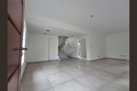 10_photo/94dce53c55.c6544703e1ae441e-ATLAS-7bc03ab2-ae5e-4649-9750-71d4e1452fed.jpg de casa à venda com 3 quartos, 132m² em Jardim das Américas, Curitiba