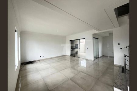 9_photo/94dce53c57.e0edc1fe868f9d4e-ATLAS-e28507f6-18aa-4a6e-bdcd-e1d148f591da.jpg de casa à venda com 3 quartos, 170m² em Jardim das Américas, Curitiba