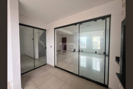 8_photo/94dce53c57.e0edc1fe868f9d4e-ATLAS-ee2206a7-d32d-4219-bba1-046956e34dc1.jpg de casa à venda com 3 quartos, 170m² em Jardim das Américas, Curitiba