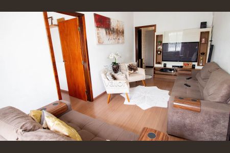3_photo/94dce53d13.9612c2c0390caf5f-ATLAS-ebcc45c8-f0db-4ebe-af5a-7a3298c2a527.jpg de casa à venda com 3 quartos, 180m² em Jardim das Américas, Curitiba