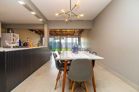 12_photo/94dce53d99.33a0b54c22e21322-ATLAS-a5244f3b-e9f0-40d2-ad0a-d8bc25c9a2fe.jpg de casa à venda com 0 quarto, 244m² em Jardim das Américas, Curitiba