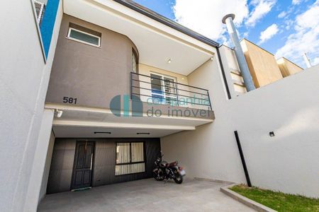 2_photo/94dce53d99.33a0b54c22e21322-ATLAS-d172b9b0-a43d-4f83-b9ce-4680a2831c3c.jpg de casa à venda com 0 quarto, 244m² em Jardim das Américas, Curitiba