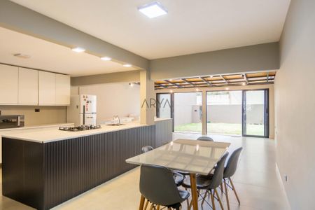 10_photo/94dce53d99.c534a13112f3ee46-ATLAS-b57988fc-4f1f-443e-8b8e-2fea65df5f6b.jpg de casa à venda com 3 quartos, 260m² em Jardim das Américas, Curitiba