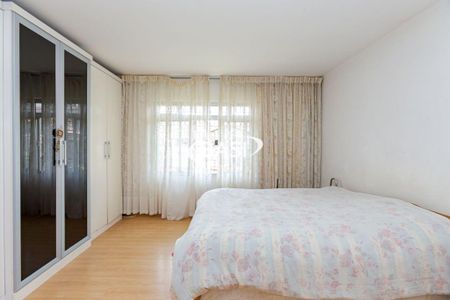 44_photo/94dce540e1.4a45f4b4caf255e7-ATLAS-8a2bcb77-cd79-43ad-97d7-2cf91052787b.jpg de casa à venda com 4 quartos, 400m² em Cajuru, Curitiba