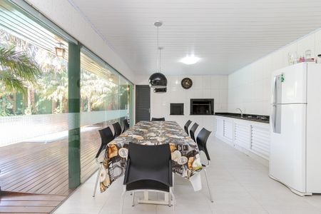 5_photo/94dce54145.e8818d4a5c5dde9d-ATLAS-2ba6920a-e1bc-4849-b3fb-9ca90916d4a2.jpg de casa à venda com 4 quartos, 237m² em Cajuru, Curitiba