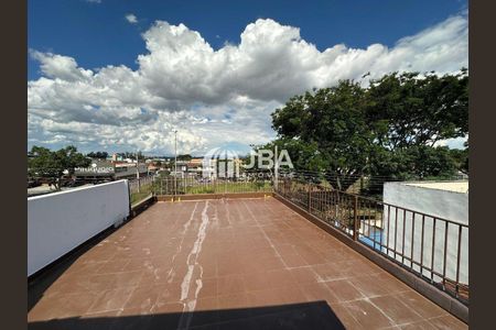 19_photo/94dce5424b.3714cccd63f8fe2d-ATLAS-fb74d96a-3020-42f2-aa2e-b967232354bf.jpg de casa à venda com 0 quarto, 180m² em Cajuru, Curitiba