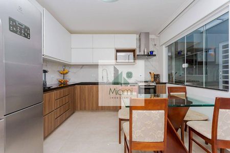 18_photo/94dce54521.1f85094cffd9cdaa-ATLAS-6a875902-e7a3-4c08-9cf4-4c71f0a42c27.jpg de casa à venda com 3 quartos, 190m² em Cajuru, Curitiba