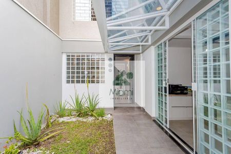 2_photo/94dce54521.1f85094cffd9cdaa-ATLAS-85937814-b456-4e7f-9d8a-ca9b71ae1af4.jpg de casa à venda com 3 quartos, 190m² em Cajuru, Curitiba