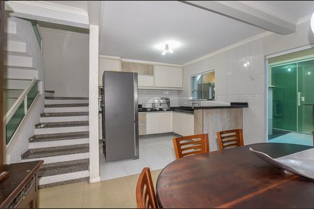 6_photo/94dce5452d.8f5ce8b8b0cbac37-ATLAS-b4e61965-e681-46ff-99bc-280590a0b17f.jpg de casa à venda com 3 quartos, 180m² em Cajuru, Curitiba