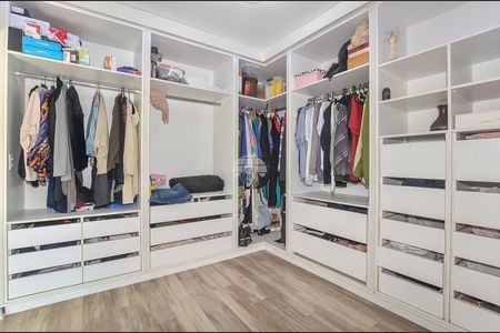 26_photo/94dce5452d.8f5ce8b8b0cbac37-ATLAS-d048e33c-d749-41c4-8a8b-72035add751b.jpg de casa à venda com 3 quartos, 180m² em Cajuru, Curitiba