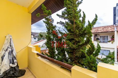 22_photo/94dce546cb.88bcf4b6a2dca9e7-ATLAS-6f87a209-b0f4-4a99-8cd2-c3b63be2ed9e.jpg de casa à venda com 4 quartos, 125m² em Cajuru, Curitiba