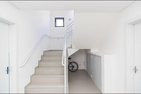 2_photo/94dce546cd.59e7516571afb232-ATLAS-3f446fb2-9699-4cef-b7ad-efe79d179dfe.jpg de apartamento à venda com 1 quarto, 41m² em Cajuru, Curitiba