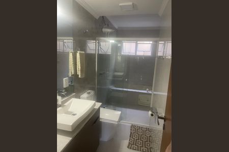 4_photo/94dce54781.7d3c41bc496dffaa-ATLAS-1d2aa5eb-0de2-47fb-9d2c-5537a1b002db.jpg de casa à venda com 4 quartos, 172m² em Jardim das Américas, Curitiba