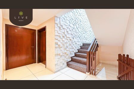 8_photo/94dce5480b.3bbff66cc2ca2df2-ATLAS-5e5ce8bf-e788-473c-a33e-d494e2e74a70.jpg de casa à venda com 4 quartos, 245m² em Jardim das Américas, Curitiba