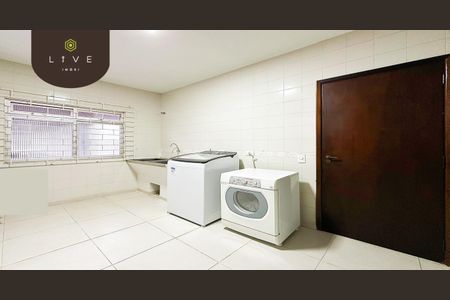 12_photo/94dce5480b.3bbff66cc2ca2df2-ATLAS-679b7ff6-5cac-4575-8359-facd21681e9b.jpg de casa à venda com 4 quartos, 245m² em Jardim das Américas, Curitiba