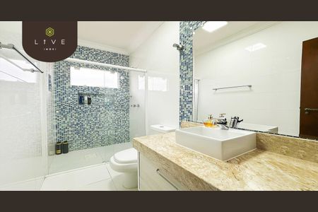 6_photo/94dce5480b.3bbff66cc2ca2df2-ATLAS-6f6d14ef-ae3d-4e8a-8484-20cf1ca5a573.jpg de casa à venda com 4 quartos, 245m² em Jardim das Américas, Curitiba