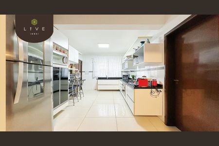 5_photo/94dce5480b.3bbff66cc2ca2df2-ATLAS-e27b00b9-0f11-47c0-b4b1-c60341d483bc.jpg de casa à venda com 4 quartos, 245m² em Jardim das Américas, Curitiba