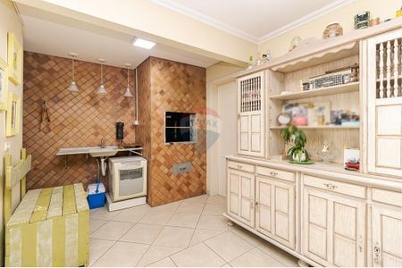 11_photo/94dce54913.59e2a8b39dc3b007-ATLAS-6c91a81f-a92e-4d64-93f8-b37528a9b86e.jpg de casa à venda com 4 quartos, 200m² em Jardim das Américas, Curitiba