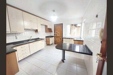 8_photo/94dce54937.967bb43d6f31e30b-ATLAS-4fde2a4f-8c35-4e4e-ab2a-682b48124122.jpg de casa à venda com 4 quartos, 200m² em Jardim das Américas, Curitiba