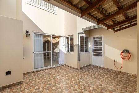 12_photo/94dce54937.e940a732cc128499-ATLAS-a85a26ef-a02c-4c4d-ac65-fb71a47f4df5.jpg de casa à venda com 4 quartos, 199m² em Jardim das Américas, Curitiba