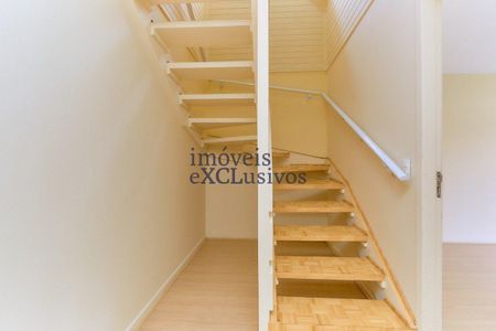 5_photo/94dce54b25.18b8a14695e0a03b-ATLAS-19971279-4346-4c5d-8b6a-b3b16fc8babe.jpg de casa para alugar com 3 quartos, 181m² em Uberaba, Curitiba