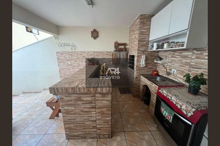 26_photo/94dce54b6d.99861d19f0cf5f32-ATLAS-300174ea-bb67-424e-a60f-9392ef287d5d.jpg de casa à venda com 3 quartos, 208m² em Uberaba, Curitiba