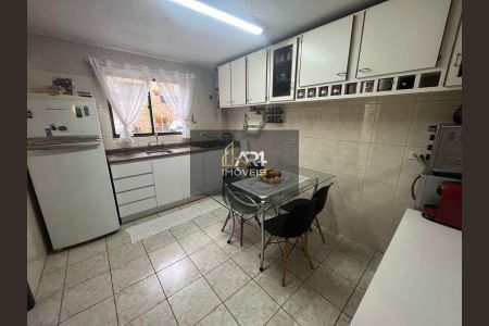 18_photo/94dce54b6d.99861d19f0cf5f32-ATLAS-ab30eae1-e047-49e1-a6cd-0e651c521259.jpg de casa à venda com 3 quartos, 208m² em Uberaba, Curitiba