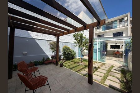 19_photo/94dce54bdb.4452b75165e0a043-ATLAS-34367703-c641-4ea0-b0ea-20203fa4bb1f.jpg de casa à venda com 3 quartos, 186m² em Jardim das Américas, Curitiba