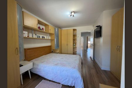 33_photo/94dce54bdb.4452b75165e0a043-ATLAS-5b99bf39-424a-42bb-948b-dbc5e4d9df3c.jpg de casa à venda com 3 quartos, 186m² em Jardim das Américas, Curitiba