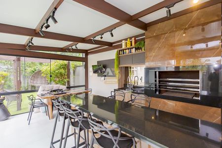 47_photo/94dce54c37.1aa5b8f538f3adaf-ATLAS-4900a463-51d5-4866-97c9-e275cb5c78e7.jpg de casa à venda com 4 quartos, 220m² em Jardim das Américas, Curitiba