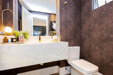 13_photo/94dce54c37.1aa5b8f538f3adaf-ATLAS-9d2fcccb-5d8d-43f8-81a0-c41320aa1a3f.jpg de casa à venda com 4 quartos, 220m² em Jardim das Américas, Curitiba