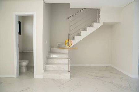 6_photo/94dce54c51.1061d8d006d8df0d-ATLAS-46d30872-bad3-4f84-9934-0336f4aa94d4.jpg de casa à venda com 3 quartos, 140m² em Jardim das Américas, Curitiba