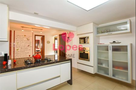 2_photo/94dce54c7b.b2517d34c228f0d2-ATLAS-09fc307e-69c1-4f07-9d1b-cfa1cd8f2c69.jpg de casa à venda com 5 quartos, 420m² em Jardim das Américas, Curitiba