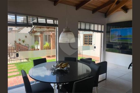 2_photo/94dce54c7b.b2517d34c228f0d2-ATLAS-1ec2900e-3ab2-4767-be6f-88fef7b8e718.jpg de casa à venda com 5 quartos, 420m² em Jardim das Américas, Curitiba